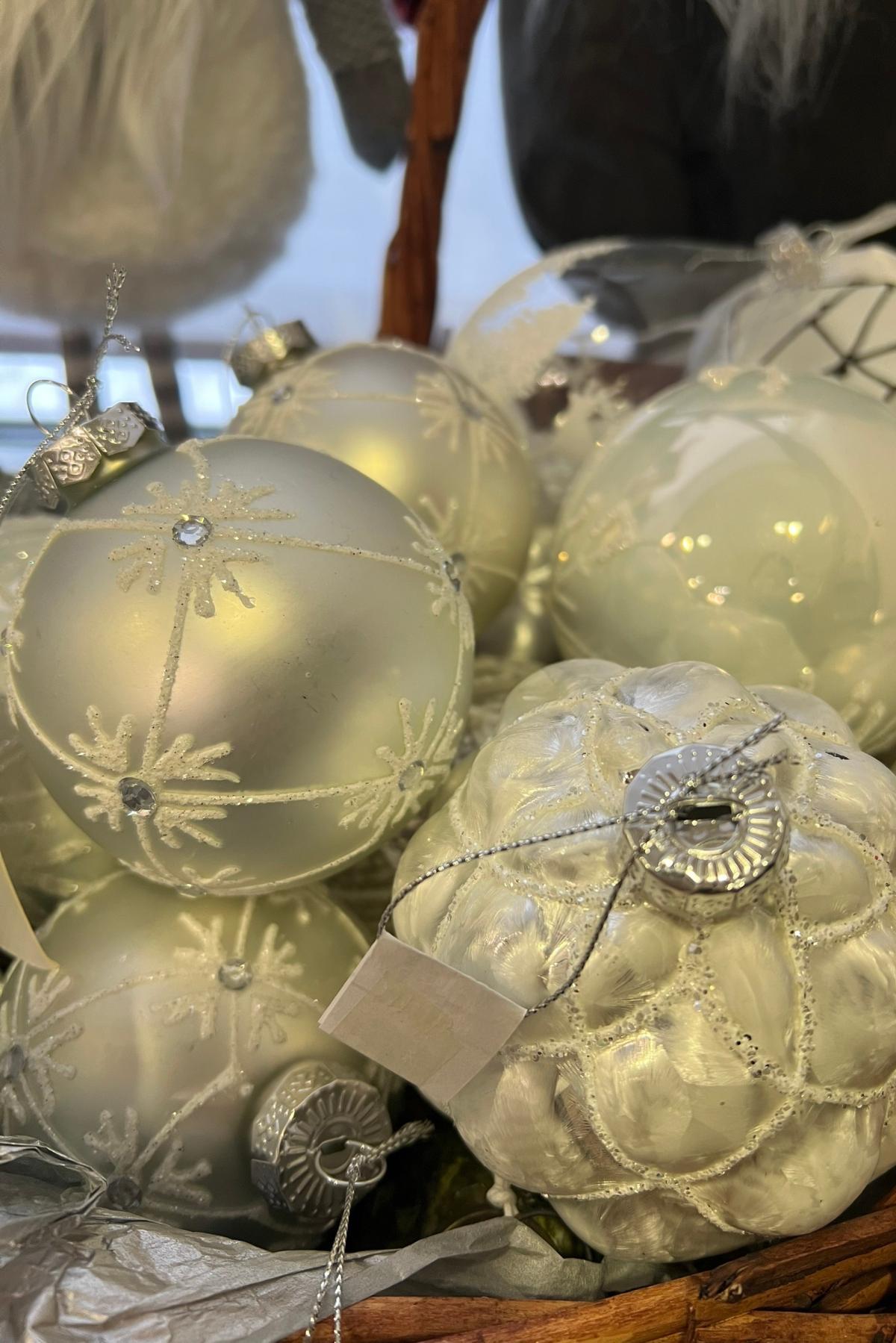 Новогодние шары серебро