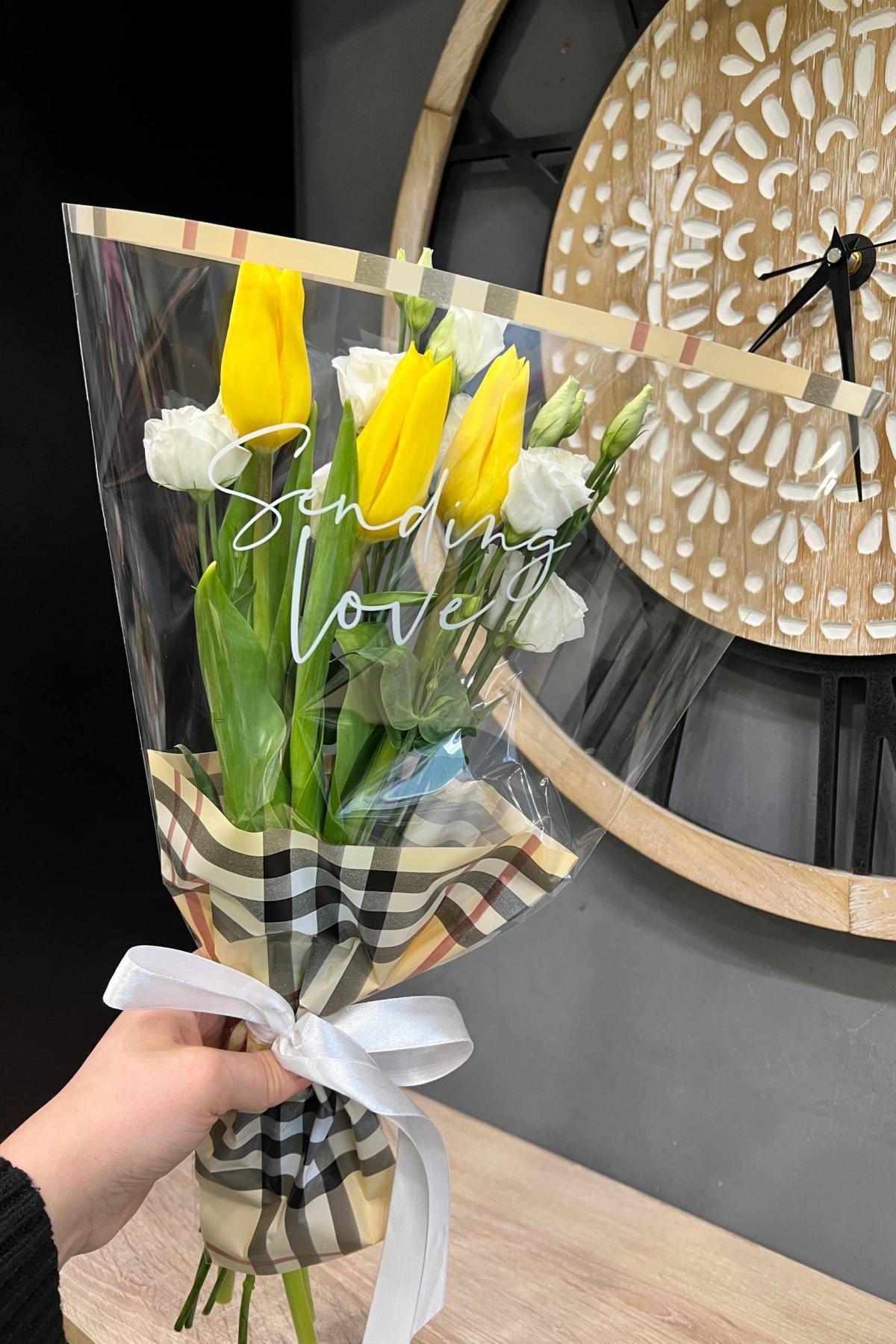 Эустома и тюльпан